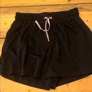 NWT Lunya Black Women's organic Pima Shorts medium